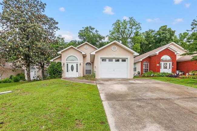 Primary Photo - NE Tallahassee Home In Centre Court