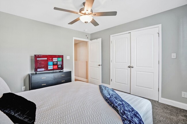 Building Photo - Legacy Executive Retreat | Modern 2BR Townhome for Professionals & Extended Stays