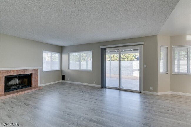 Building Photo - 2340 Belvedere Dr