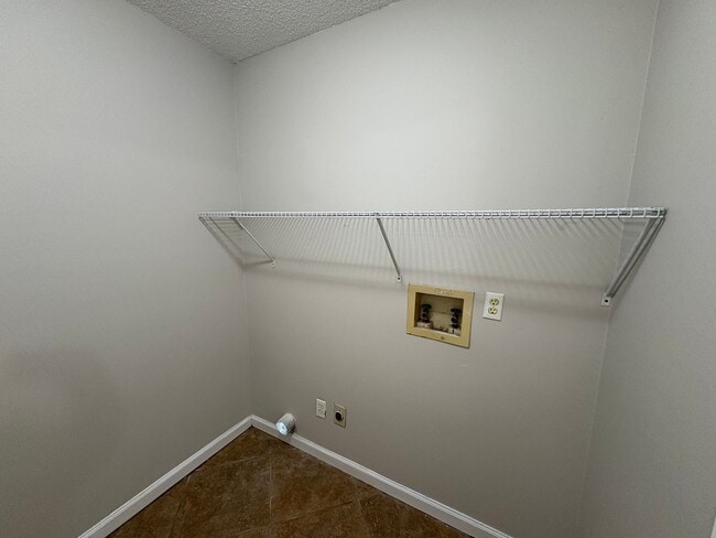 Building Photo - For Rent