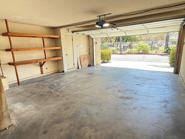 Building Photo - Unique Condo in Huntington Harbor