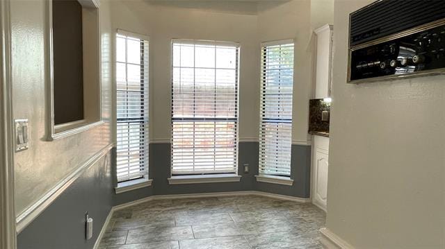 Building Photo - 4023 Lawngate Dr