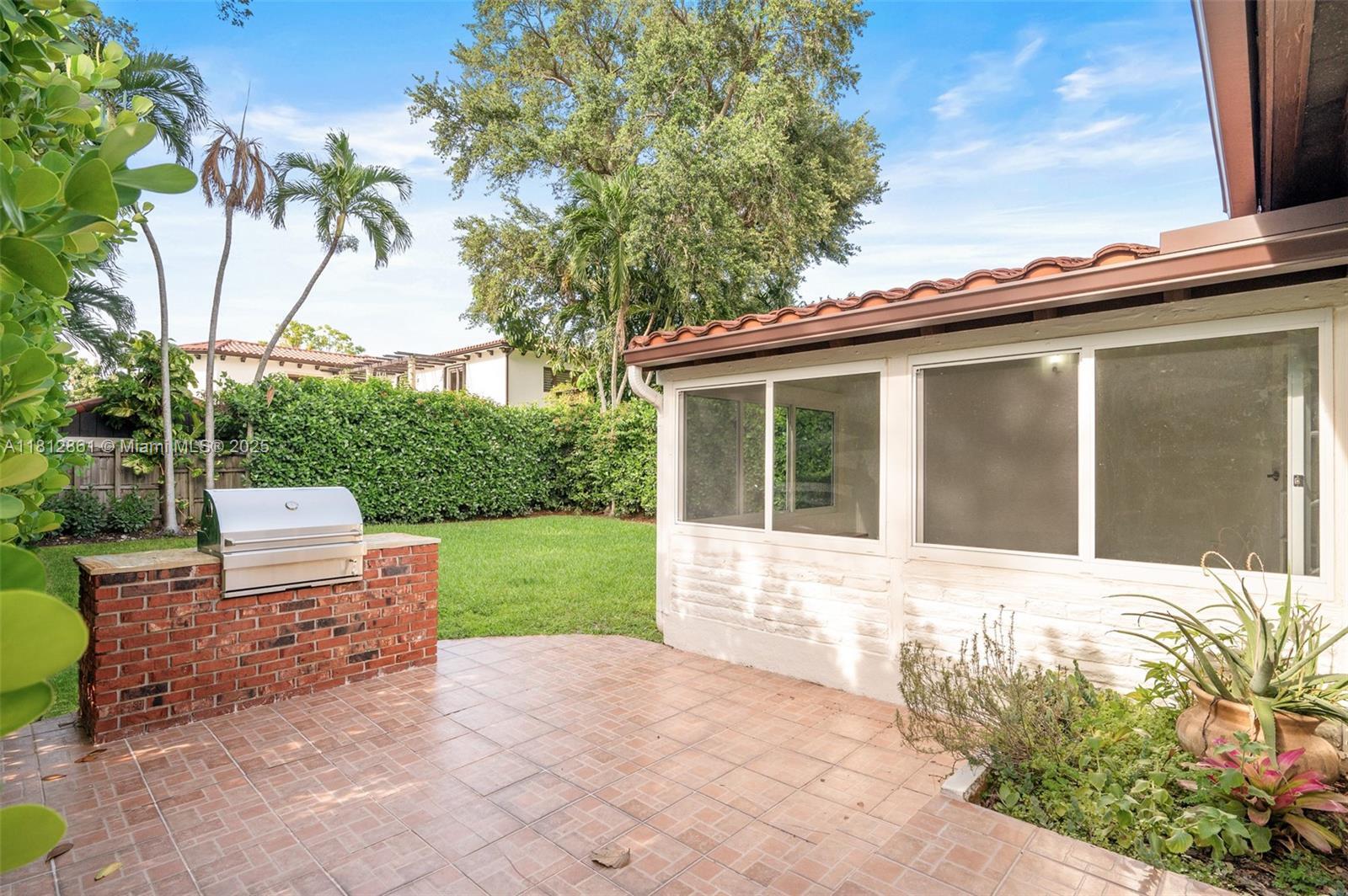 Building Photo - 5775 SW 28th St
