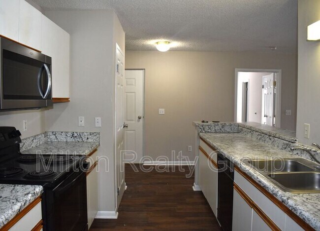 Building Photo - 44 Fantasy Ln