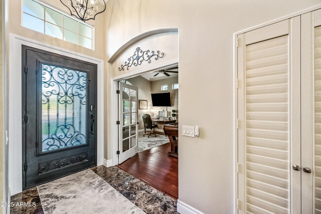 Building Photo - 1817 E Willow Tree Ct