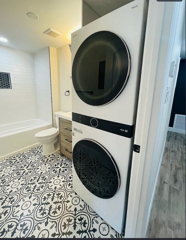 Building Photo - Glen Ave