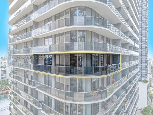 Building Photo - 801 S Miami Ave