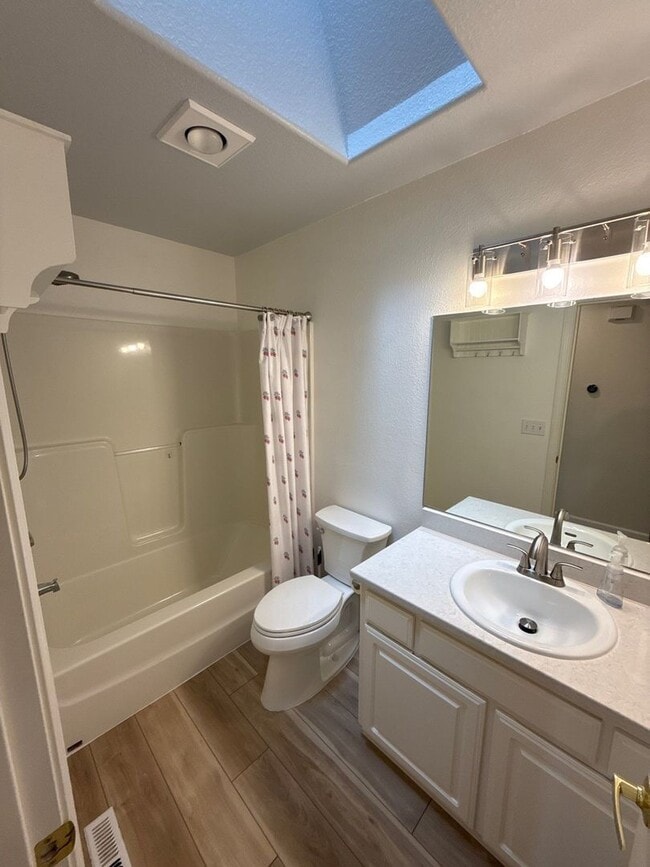 Building Photo - 5512 Murray St SE