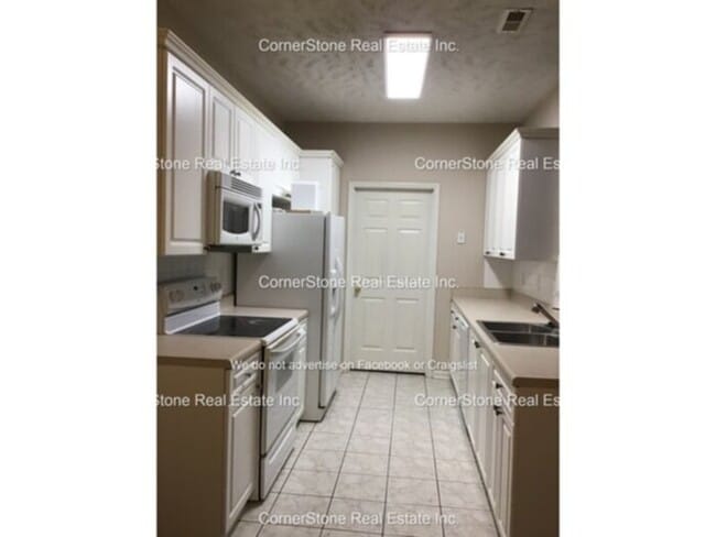 Building Photo - 4050 Bardstown Ct