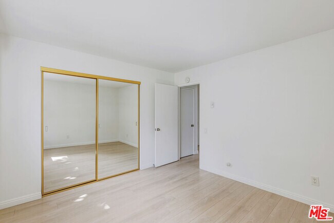 Building Photo - 2020 Graham Ave