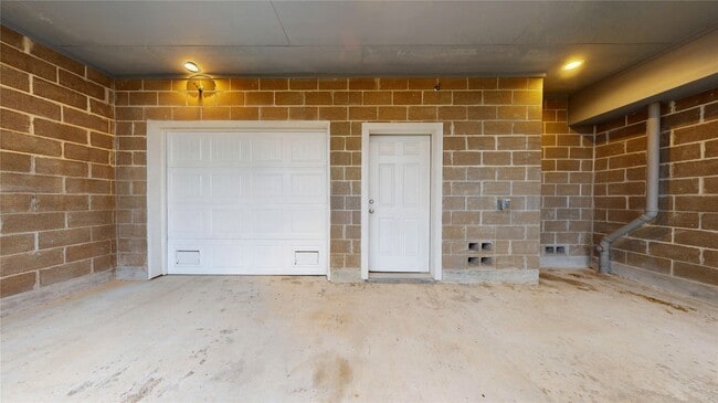 Building Photo - 1406 Veranda Mist