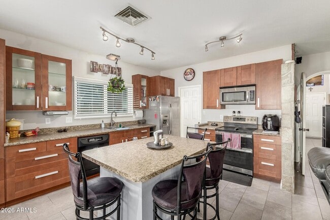 Building Photo - 5210 E Elmwood Cir