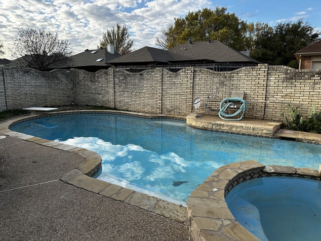 Pool 2 - 4617 Normandy Lane