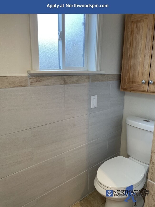 Building Photo - Newly Renovated 2 Bedroom 1 Bath Home Central Point