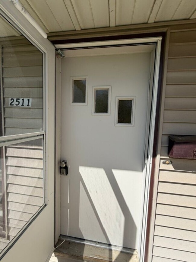 Building Photo - House for Rent in Bartonville 3 BR / 1 BA