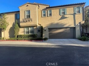 Building Photo - 808 S Gladys Ave