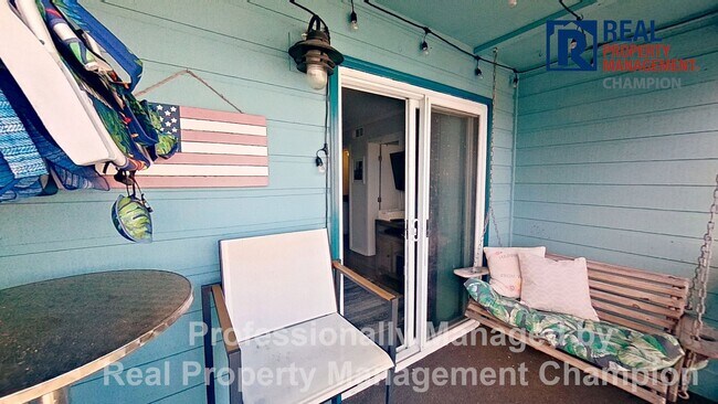 Building Photo - Year Round Fully Furnished Ocean View Condo on Carolina Beach