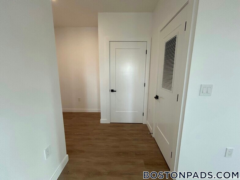 Building Photo - 199 Gardner St