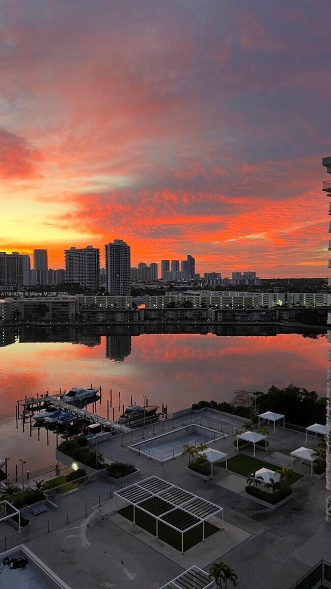 Building Photo - 18051 Biscayne Blvd