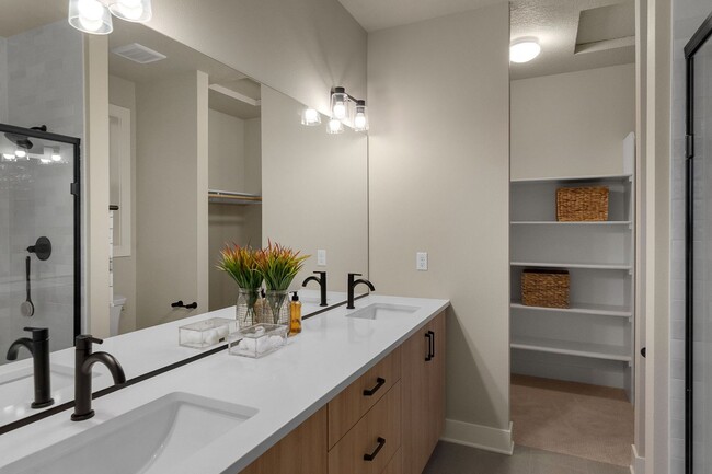 Building Photo - BRAND NEW DUAL PRIMARY BEDROOM Townhome in...