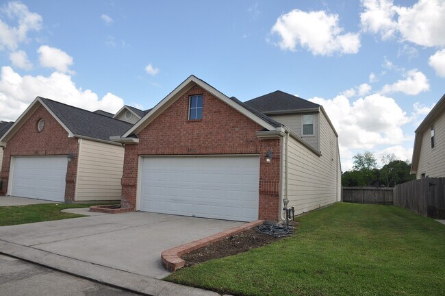 Building Photo - 20913 Sunrise Pine View Ln