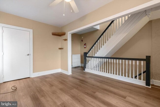 Building Photo - 206 Ripka St