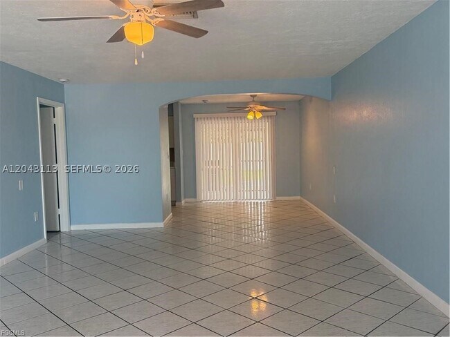 Building Photo - 257 Cape Coral Pkwy E