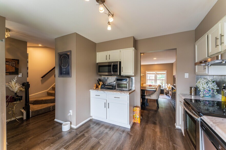 Building Photo - 4522 Sparrow Ct
