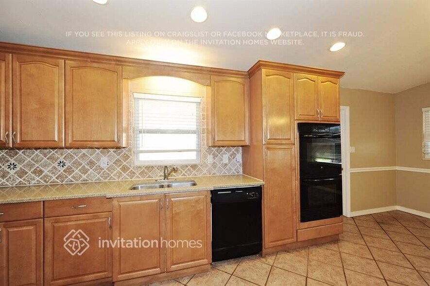 Building Photo - 452 Hazelwood Rd