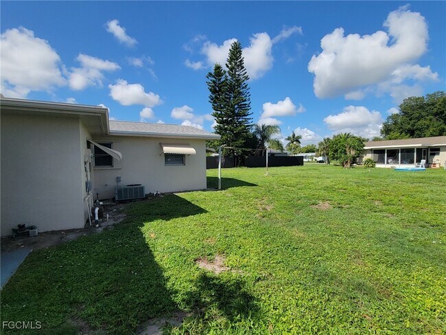 Building Photo - 209 Rockcliff Ave