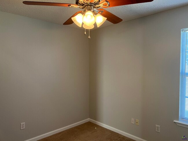 Building Photo - 103 Jessica Ct