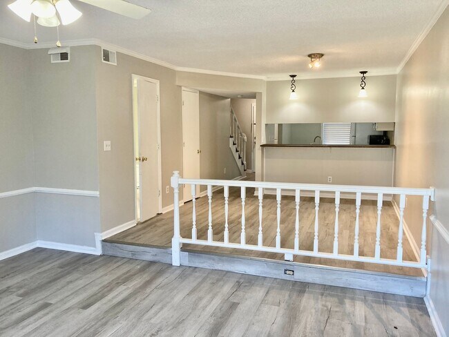 Building Photo - Columbia County Townhome