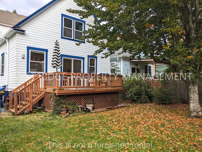 Building Photo - 34 NE Ivy St