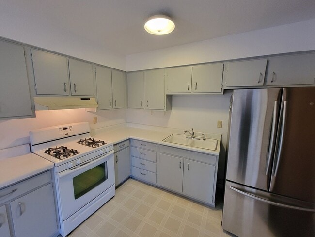 Building Photo - 3 Bed 2 Bath Single-Family Home for RENT