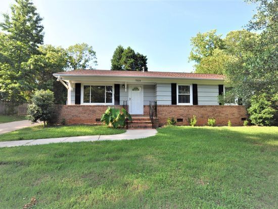 Primary Photo - 7323 Idlewild Rd, Charlotte, NC 28212
