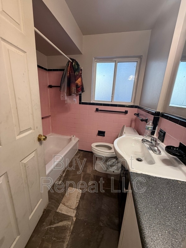 Building Photo - 23344 Panama Ave