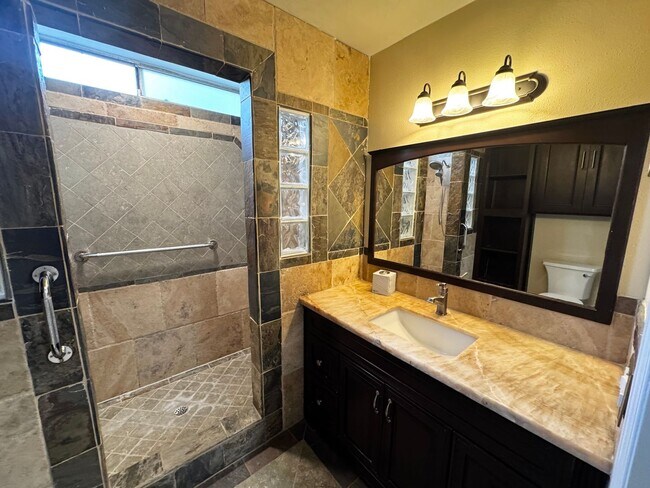 Building Photo - Stunning Mission Viejo home with a View