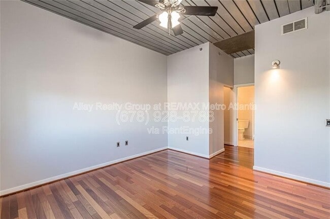 Building Photo - 620 Glen Iris Dr NE