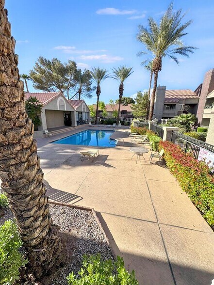Building Photo - 5076 S Rainbow Blvd