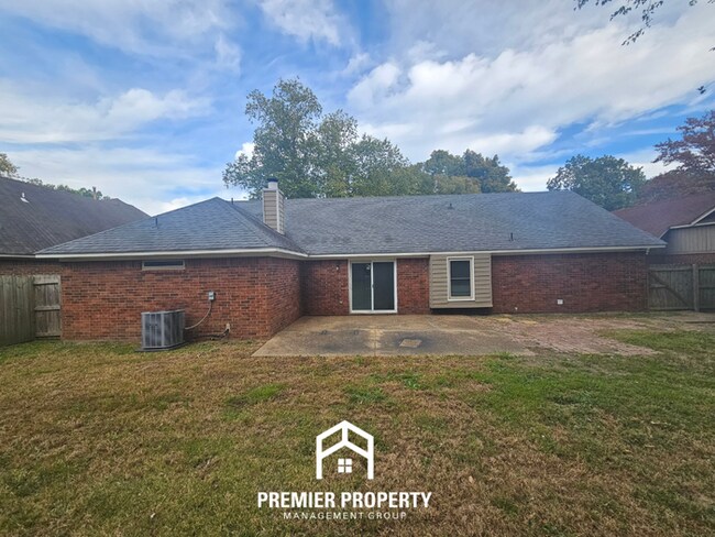 Building Photo - 6627 Winding Birch Dr