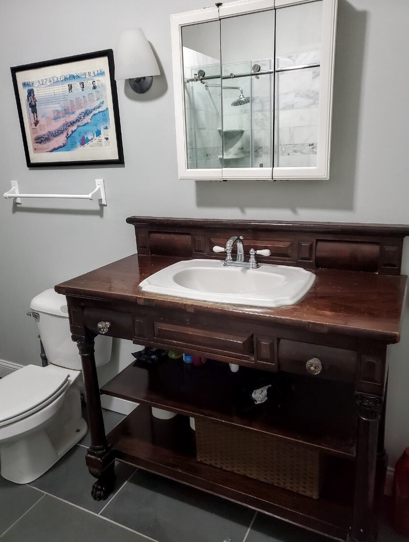 Building Photo - 618 E Girard Ave