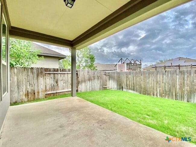 Building Photo - 816 Alta Wy