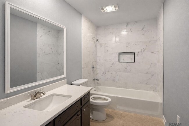 Building Photo - 2165 General Beauregard Ave