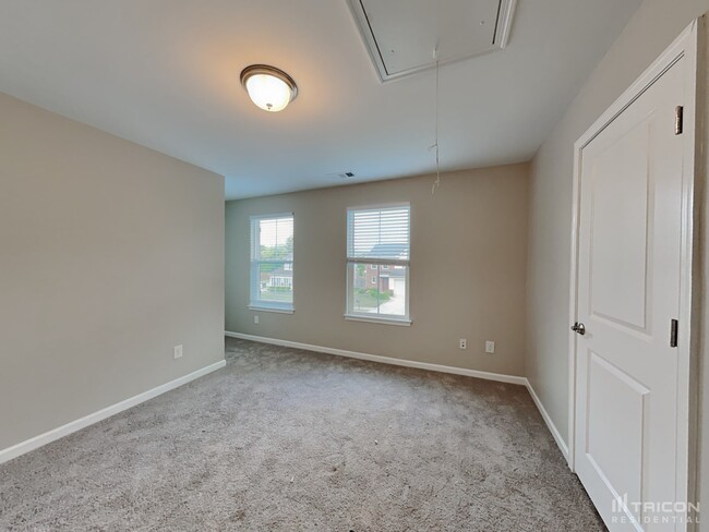 Building Photo - 332 Parmley Ln