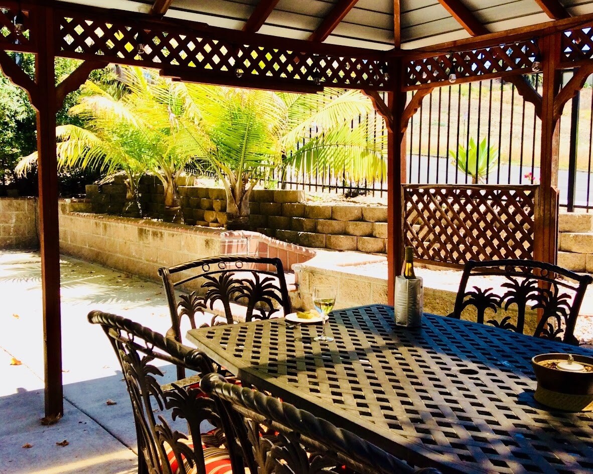Gazeebo w Dining - 601 Aliento Ct