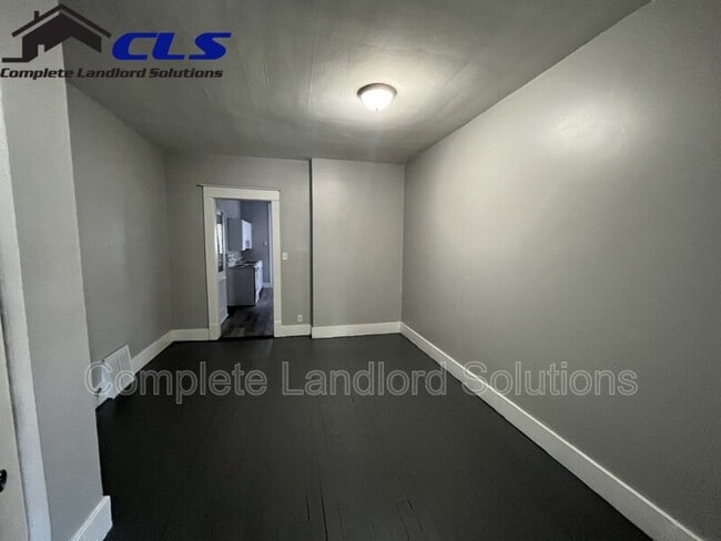 Building Photo - 1231 S 10th St