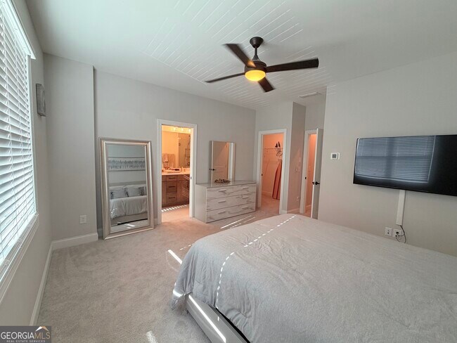 Building Photo - 1971 Drew Dr