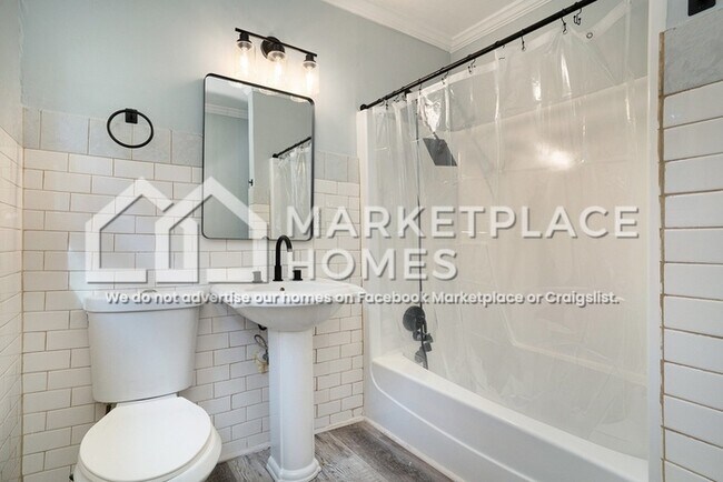 Building Photo - 6258 Green Acres Dr SW