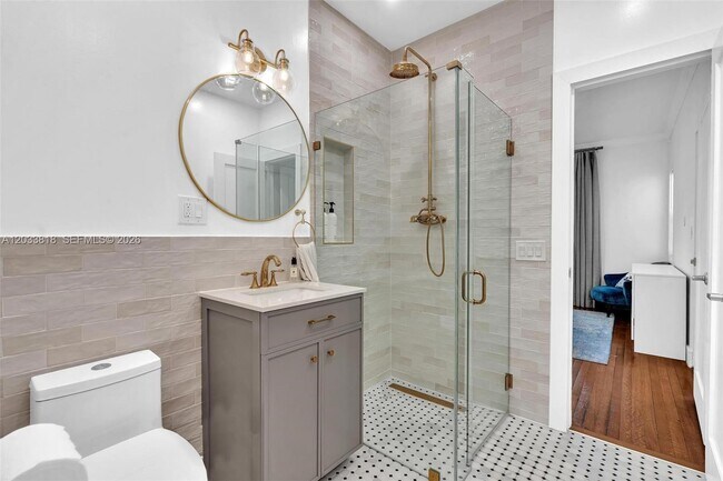 Building Photo - 924 Belle Meade Island Dr