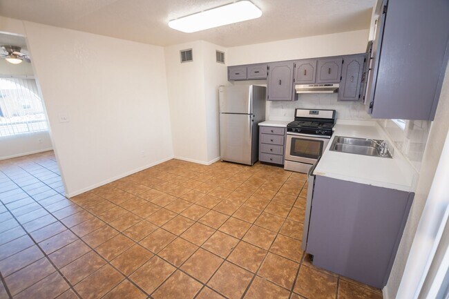 Building Photo - Charming Property Features 3 Bedrooms, 2 Baths, Central A/C!!